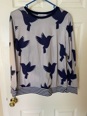 MISSLOOK Unique Beige Top with Navy Bird Motif